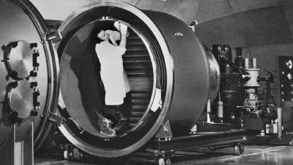 Closed Loop Helium Gas Cooling System; helium circulation; shield cooling; space chamber; shield cooling; big science;