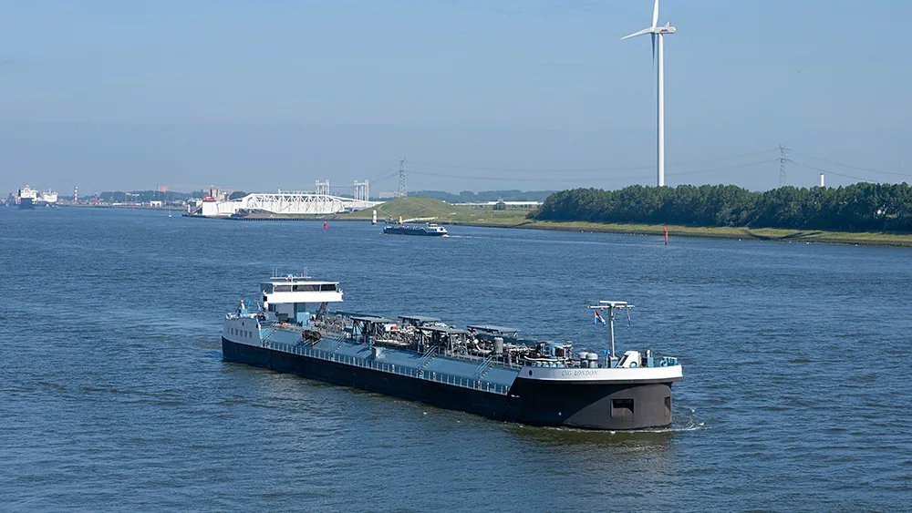 LNG Bunker vessel LNG London, Victrol, BOG Management, subcooling of LNG