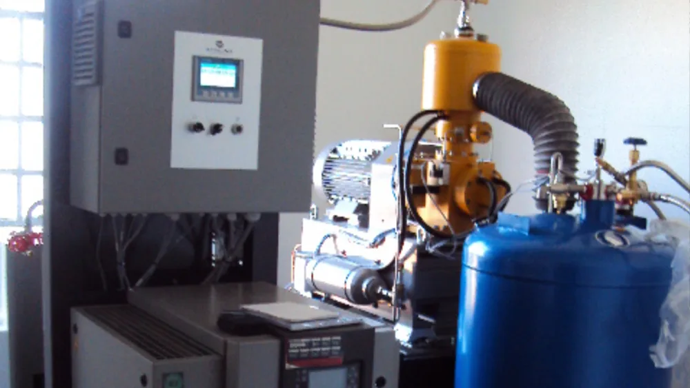 nitrogen dosing, beverage industry, pressurized bottles or cans, drop of liquid nitrogen, thinner packaging, bottling, high purity, bottling lines, reduces oxygen content