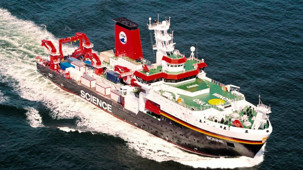 RV Sonne, Germany; marine research; biobanking; liquid nitrogen; maritime