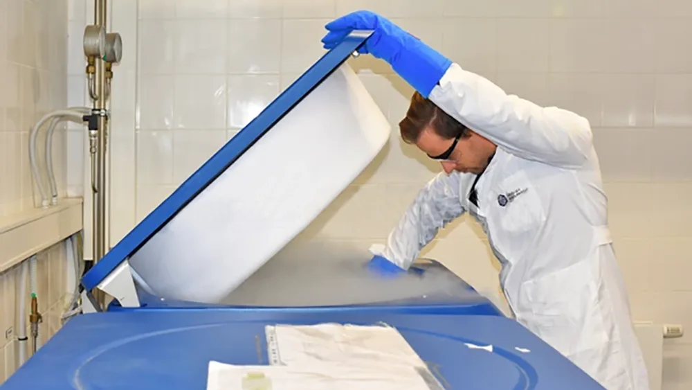 General LN2 use in University; cryogenics application; reserach projects; physics deparment; chemistry department; nuclear magnetic resonance (NMR); spectroscopy camara's; infrared sensors; vacuum chambers; sroud cooling; Molecular Beam Epitaxy (MBE) systems; biologicial department for samples storage; dispensing system; liquid nitrogen tapping